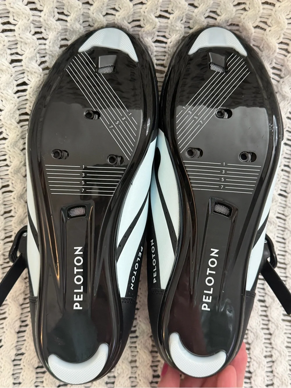 NWOT Pelaton Cycling Shoes Size 39 with Quick Ratchet Clip Hook & Loop Strap